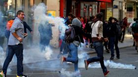 الشرطة الفرنسية تعتقل العشرات من “السترات الصفراء”