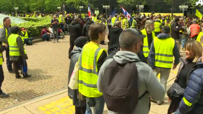 تراجع حراك “السترات الصفراء” في فرنسا
