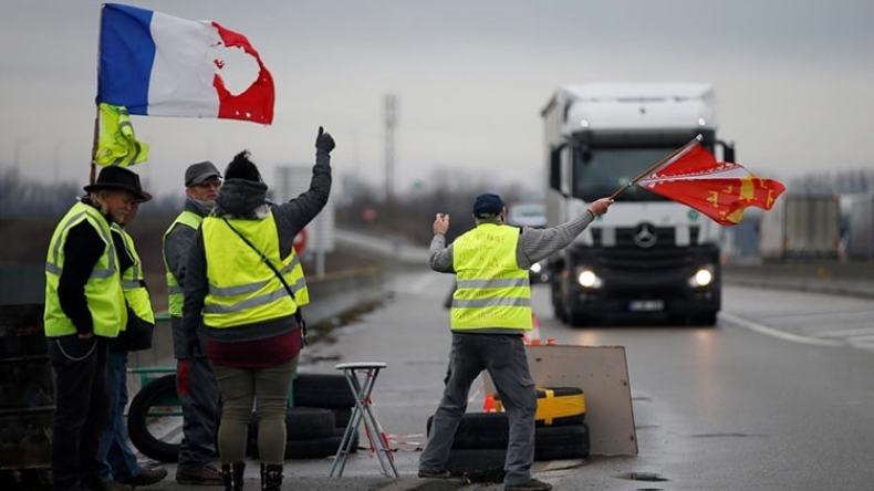 فرنسا تخشى “عنفاً هائلاً”