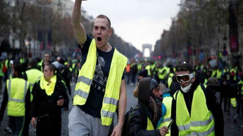 أصحاب السترات الصفراء لم يقتنعوا بخطاب ماكرون
