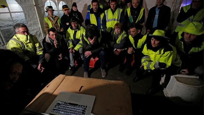 مصر تقيّد بيع السترات الصفراء!