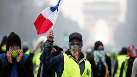 الحكومة الفرنسية تشدّد موقفها ضد “محرضي” السترات الصفراء