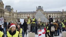 تظاهرات “خجولة” للسترات الصفراء في فرنسا