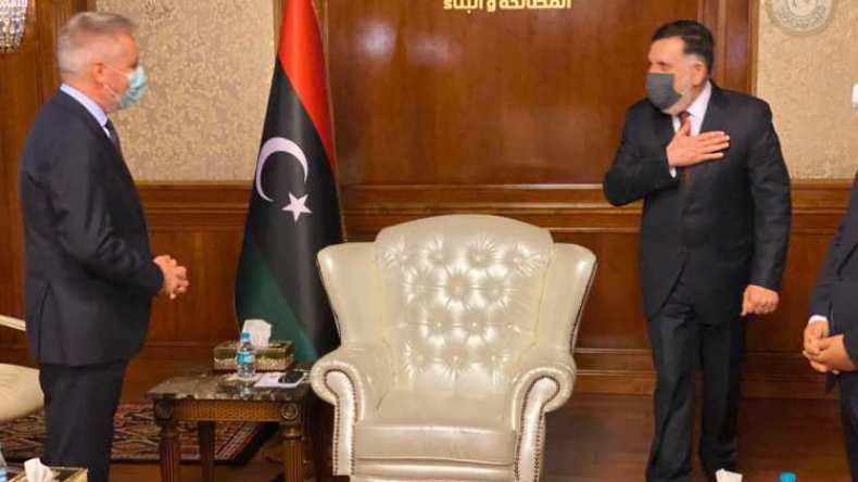 السراج يلتقي وزير الدفاع الإيطالي