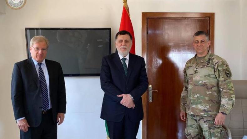 السراج يجتمع مع قائد القوات الأمريكية في إفريقيا