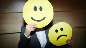 تعيين امرأة سعودية لرصد سعادة المواطنين!