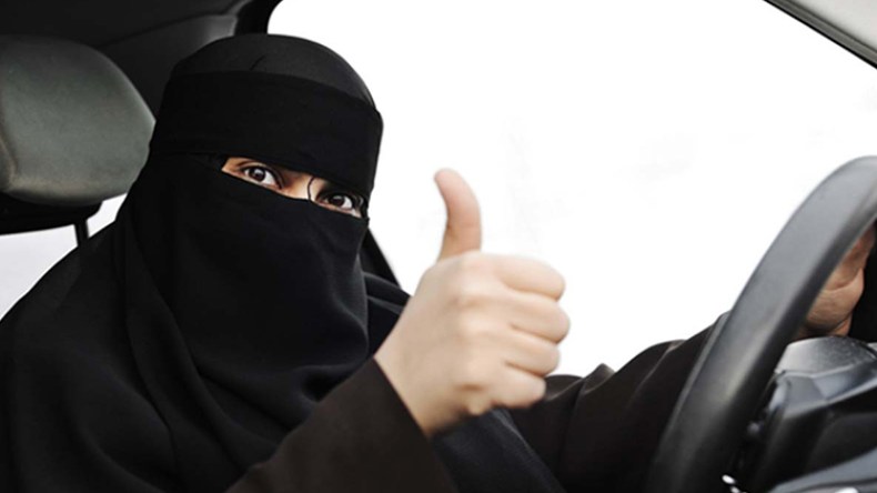 هيئة كبار العلماء تبارك للسعوديات قيادة السيارة!