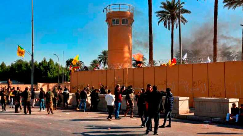 ثلاثة مصابين بقصف السفارة الأمريكية في بغداد