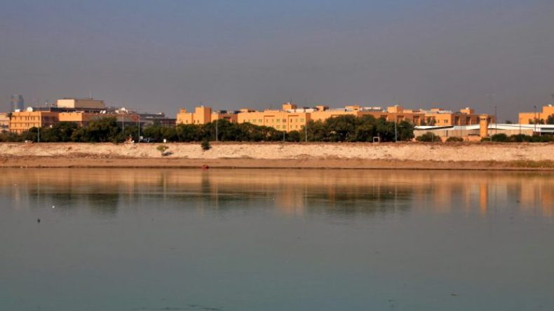 سقوط صواريخ على قاعدة للتحالف في بغداد