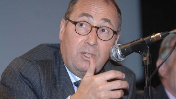 سعادة السفير.. وتعاسة الجزائريين!