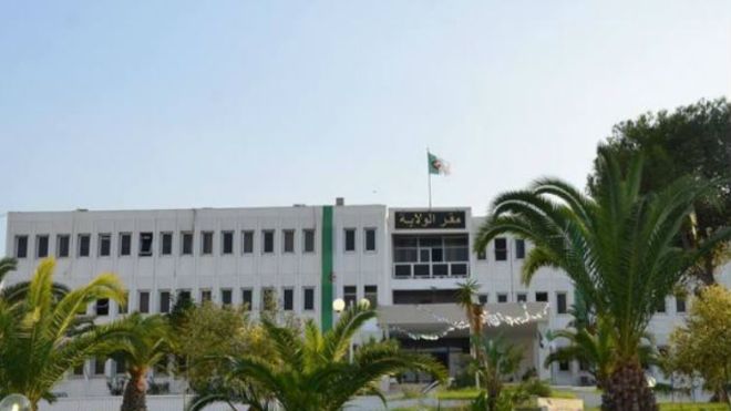 تسليم مقررات الاستفادة من حصة 1500 سكن اجتماعي بتيبازة