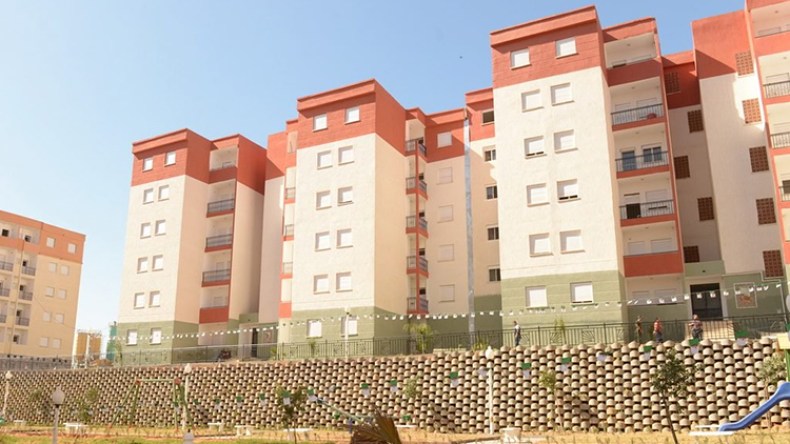 توزيع 2134 سكن على مستخدمي ومتقاعدي الجيش