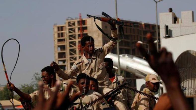 السعودية والإمارات تلعبان دوراً كبيراً بالسودان