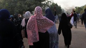 البشير يأمر بإلإفراج عن المعتقلات خلال الاحتجاجات