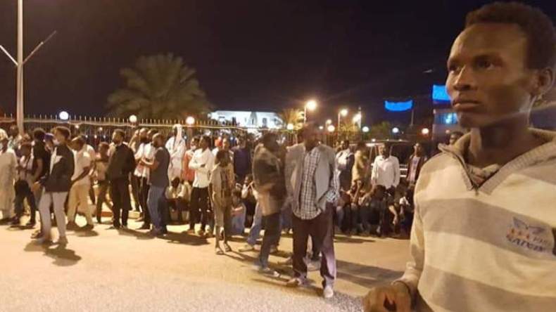 احتجاجات في الخرطوم ودعوات لتنحي البشير