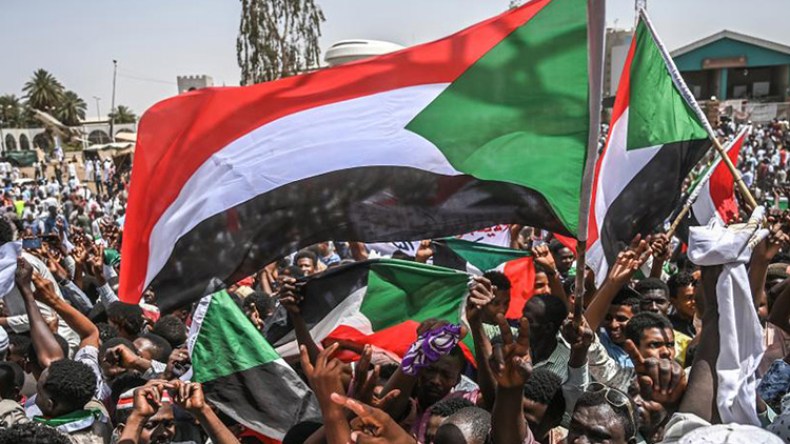 بلد اللاءات الثلاث يُرغم على التطبيع… على مَن الدور؟