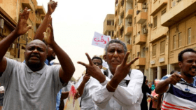 المعارضة السودانية تبدأ إضراباً عاماً