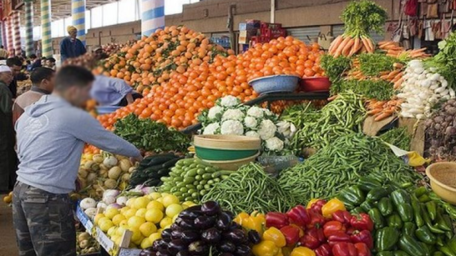 بهدف كبح الغلاء .. دعوات لفرض “دوريات خاصّة” لمراقبة أسواق الخضر والفواكه