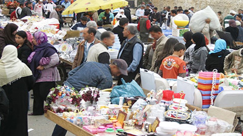 تجار سوق البلدية بالدويرة يطالبون السلطات بتهيئتها