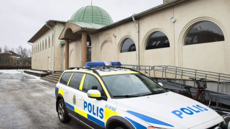 جماعات متطرفة تدعو لحرق المساجد وقتل المسلمين