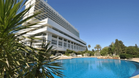 فيدرالية عمال السياحة تُهدّد بالدخول في إضراب