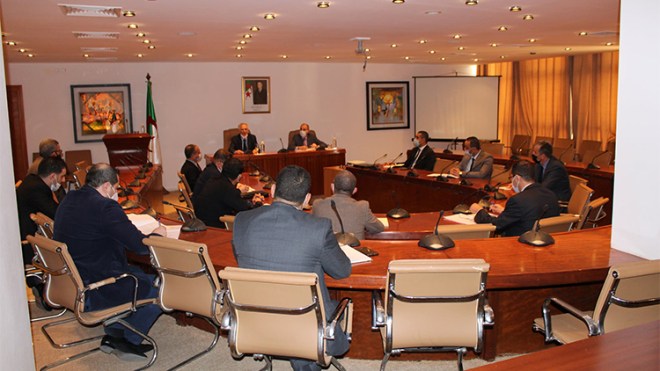 تنصيب اللجنة المكلفة بدراسة ملفات تصنيع المركبات