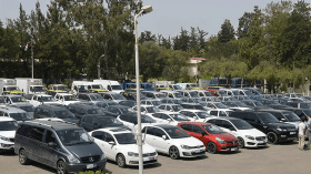 أصحاب السيارات المحجوزة بسبب الملف القاعدي يطالبون باسترجاعها