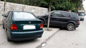 انتشار ظاهرة اعتداء السيارات على الأرصفة وسكك الترامواي