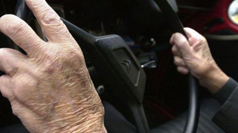 الحاج أحمد رويشم.. 60 سنة سياقة من دون حادث أو مخالفة!