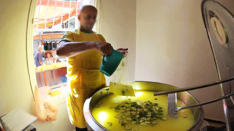 مختصون: “الشاربات” المعبأ في الأكياس يسبب السرطان!