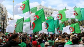 شباب الحراك يواصلون الاحتفال بعيد الفطر خلال المظاهرات