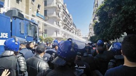 تعامل مصالح الأمن مع الحراك الشعبي على المحك