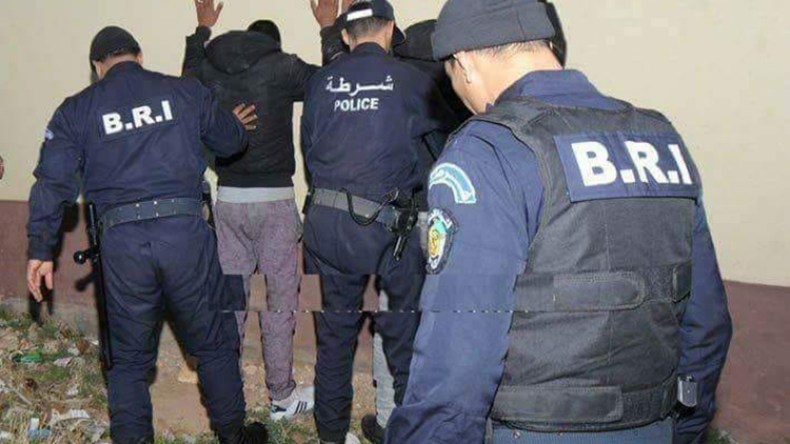 طالب جامعي ضمن عصابة تسرق المحلات الفاخرة!