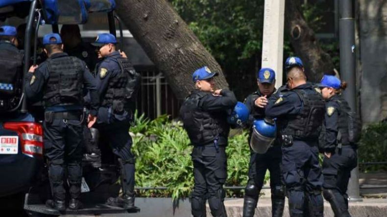 صحفي مكسيكي يلقى حتفه بنيران مجهولة