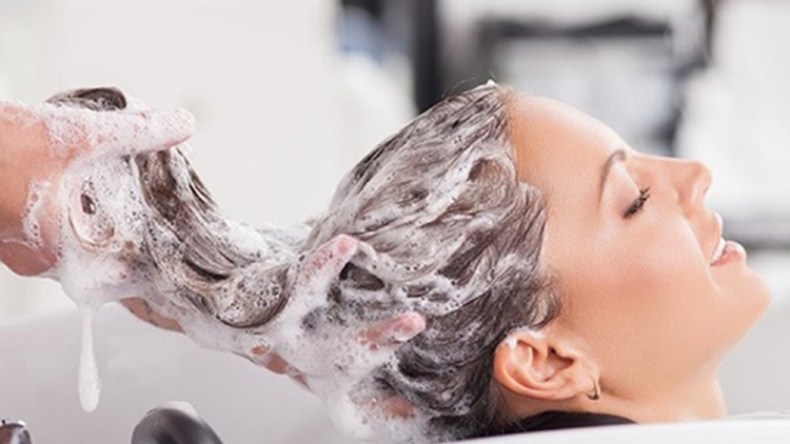 كيف أختار الشامبو المناسب لنوع شعري؟