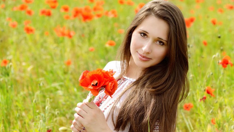 احمي شعرك من التلف في فصل الصيف