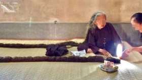 لهذا السبب لم تغسل هذه السيدة شعرها منذ 64 عاما؟