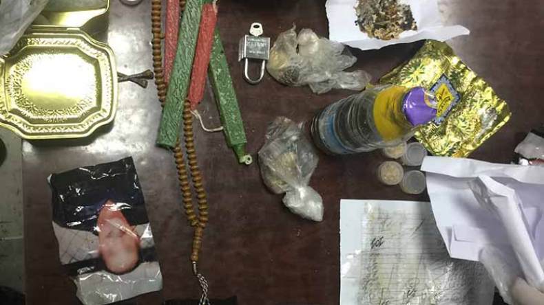 مشعوذون “يصدرون” طلاسم لأوروبا والدمى لإخفاء الذهب والمهلوسات