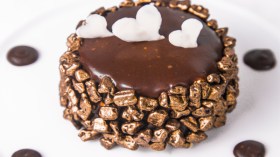 قطع الحلوى بالشكولاطة