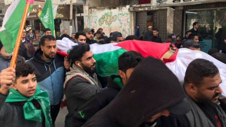 تشييع جثمان فلسطينية استشهدت برصاص الاحتلال