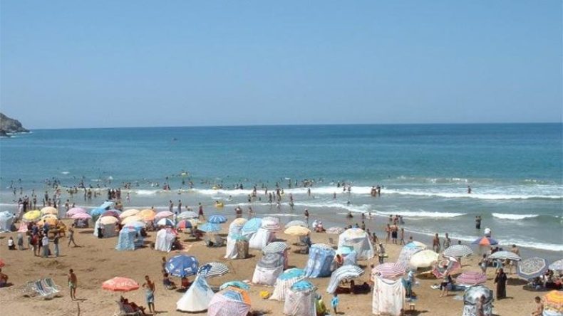 المصطافون بشاطئ الرغاية وسيدي فرج يشتكون من الابتزازات
