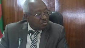 والي المسيلة يدعو إلى تحويل المحلات الشاغرة إلى مؤسسات تربوية