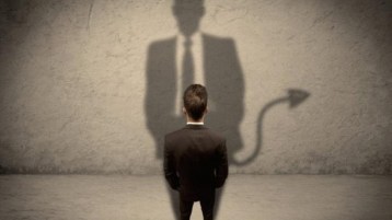 الشيطان الذي نسيناه!