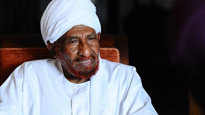 مصر تمنع الصادق المهدي من دخول أراضيها