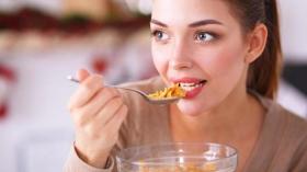 هذه الأطعمة الصحية تصبح سامة عند تناولها بكثرة؟