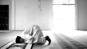 “المهاجر من هجر ما نهاه الله عنه”