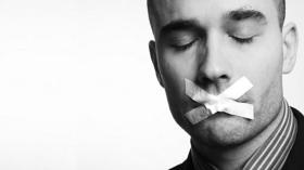 لهذه الأسباب يلجأ الزوج إلى أسلوب “سكتم بكتم”!