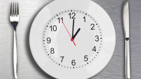 عجوز يبحث عن ابنه فوق الشمس وآخر يفقد عقله