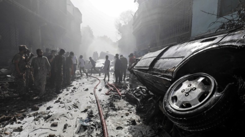 سبب غريب وراء كارثة تحطم الطائرة الباكستانية