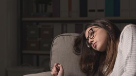 تخلصي من الطاقة السلبية التي يحملها هواء الخريف